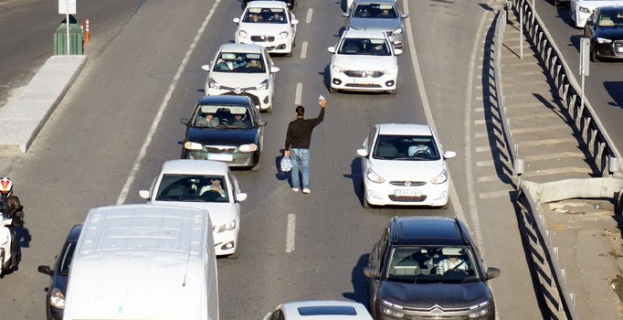 İstanbul'un trafiği en çok seyyar satıcılara yarıyor