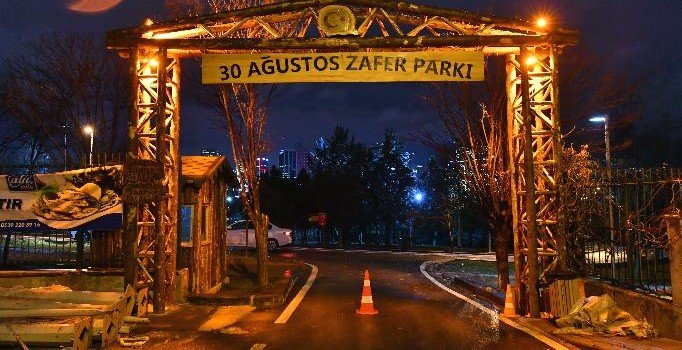 30 Ağustos Zafer Parkı ışıl ışıl