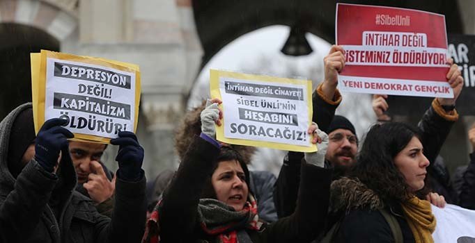 İstanbul Üniversitesi'nde Sibel Ünli eylemi: Sibel'i asla unutmayacağız