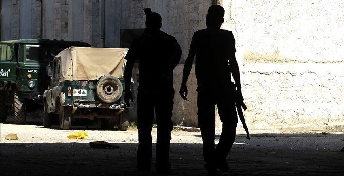 YPG, Hol Kampı'nda tuttuğu yüzlerce DEAŞ'lıyı serbest bıraktı