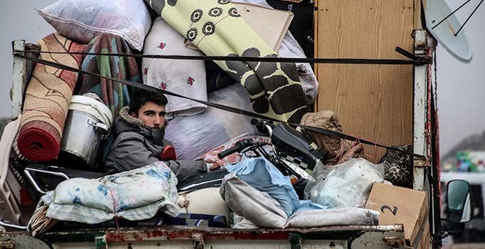 İdlib'den Türkiye sınırına 31 bin sivil daha göç etti