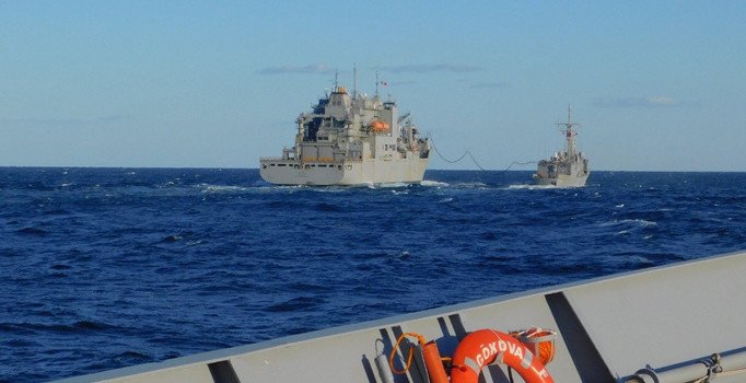 Türkiye ve ABD'den Akdeniz'de akaryakıt ikmali