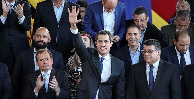 Venezuela'da Juan Guaido, Ulusal Meclis'e girdi