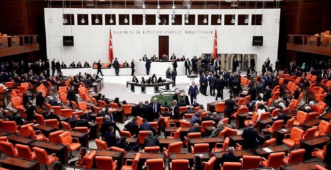 CHP, FETÖ'nün siyasi ayağı için Meclis'te araştırma komisyonu talep etti