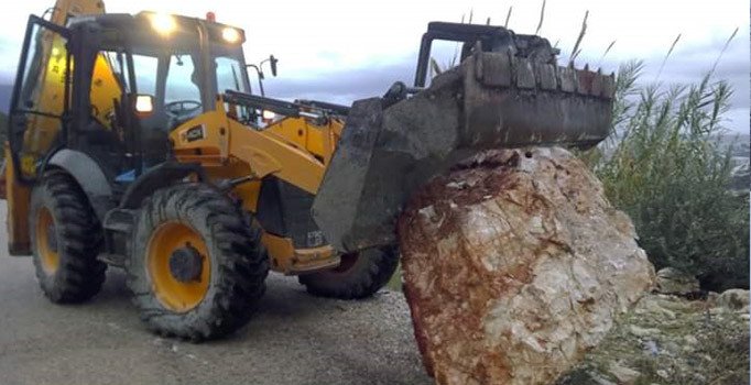 Antalya'da hasarlı bölgelere müdahale