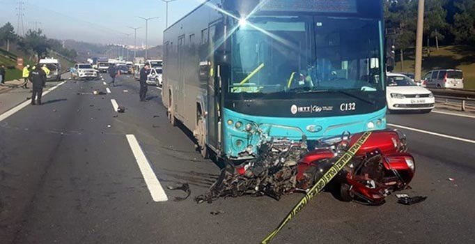 Ümraniye TEM Otoyolu'nda kaza: 2 ölü