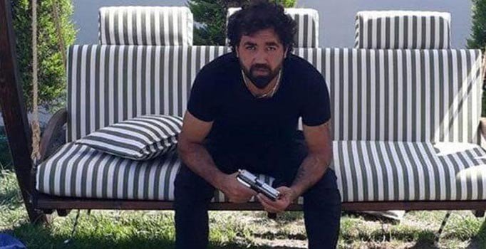 Sağlık müdürünü öldürüp bir polisi yaralayan katil cezaevinde kendini astı