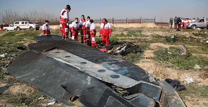 İran'dan çelişkili 'kara kutu' açıklamaları