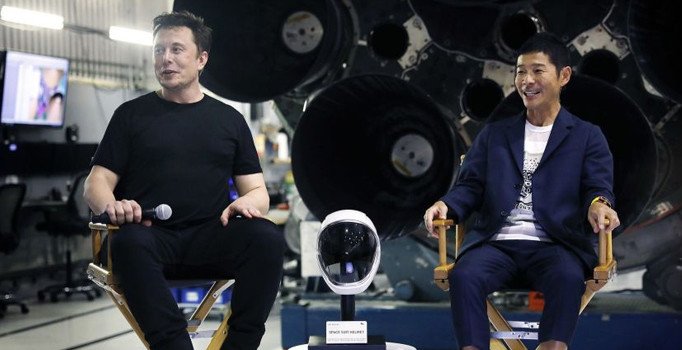 Japon milyarder Ay'a gitmek için yanına kız arkadaşı arıyor