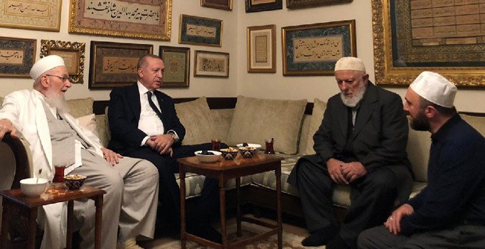 Cumhurbaşkanı Erdoğan’dan Emin Saraç Hoca ve Hasan Kılıç Hoca’ya ziyaret