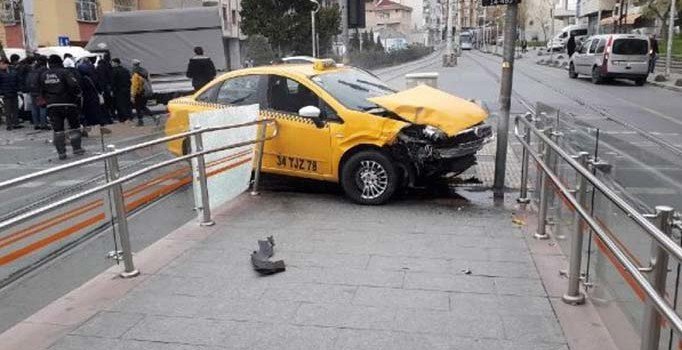 Güngören'deki trafik kazası tramvay seferlerini aksattı
