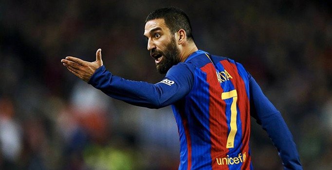 Arda Turan, hakkında çıkan Barcelona haberleri üzerine açıklamada bulundu