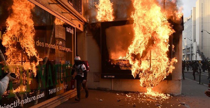 Fransız Bakan'dan iyimser cevap: Grevlerin etkisi sınırlı olacak