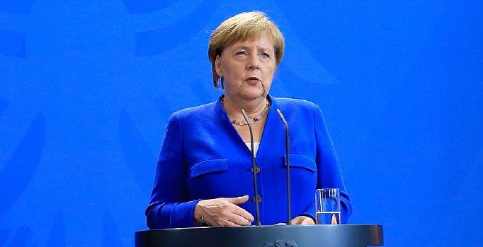 Merkel: Hafter'in ateşkese kararı iyi haber