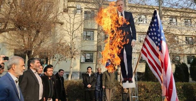 İngiltere'nin Tahran Büyükelçisi Macaire, İran'dan ayrıldı