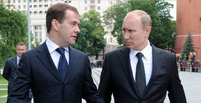 Rusya'da hükümet istifa etti