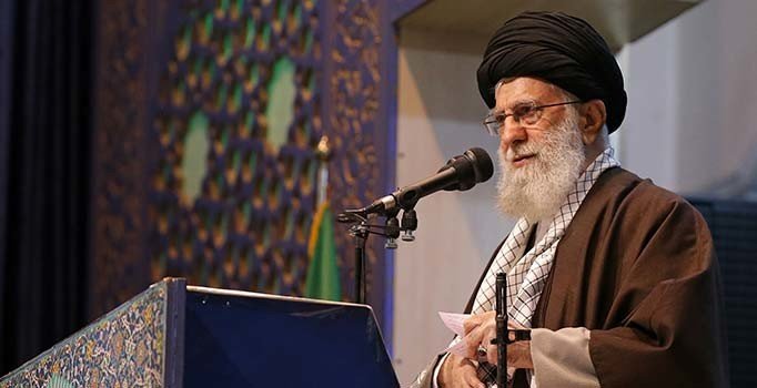 Son dakika! Hamaney'den 8 yıl sonra cuma hutbesi: Trump, bir palyaço!