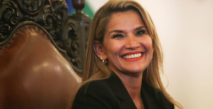 Bolivya'da geçici hükümetin görev süresi uzatıldı