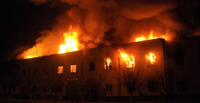 Tokat'ta Yazmacılar Hanı küle döndü