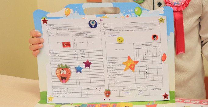 Karnesini sosyal medyada paylaşan çocuklar tehlikede