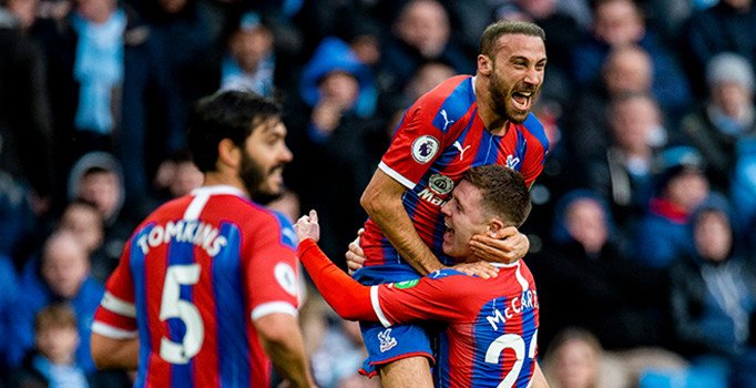 Cenk Tosun Crystal Palace formasıyla ilk golünü Manchester City'e attı