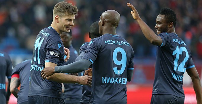 Trabzonspor sahasında Kasımpaşa'yı 6-0 mağlup etti