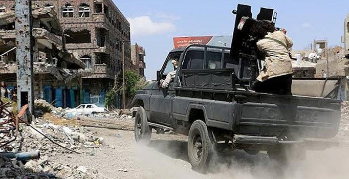 Yemen'de askeri kampa düzenlenen saldırıda 45 kişi öldü