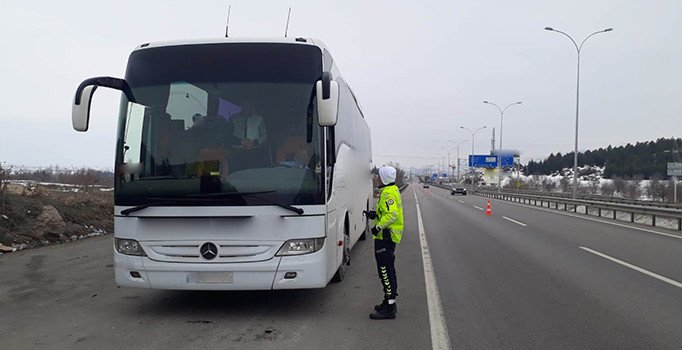Yarı yıl tatili denetimlerinde 351 araç trafikten men edildi