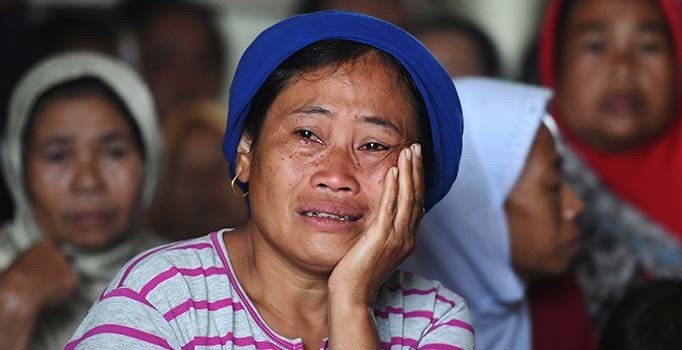 Endonezya'da asma köprü çöktü, 7 kişi öldü