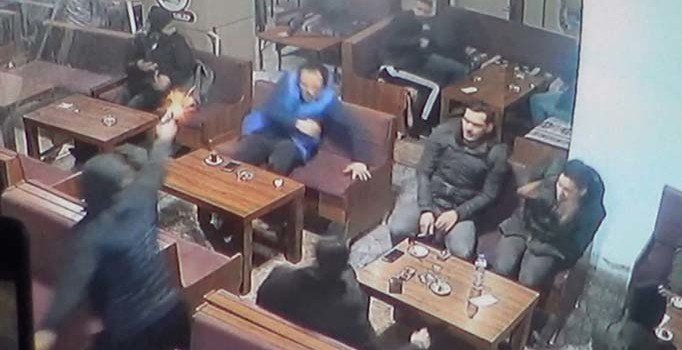 Koşarak gelip kurşun yağdırdı! Bursa'da çay ocağında silahlı çatışma
