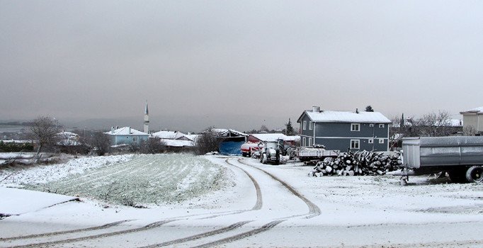 Silivri'de kar yağışı başladı