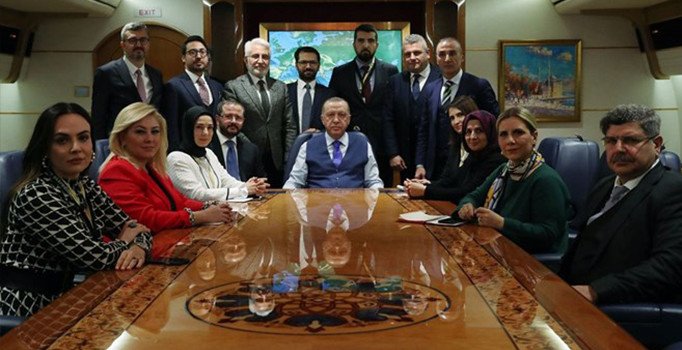 Cumhurbaşkanı Erdoğan'dan Berlin dönüşü flaş açıklamalar: Hafter'in imza atmaması manidar