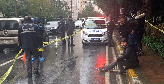 Borç meselesinden çıkan tartışmada bir kişi silahla yaralandı