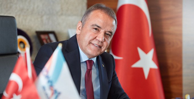 Domuz gribi şüphesiyle hastaneye kaldırılan Antalya Büyükşehir Belediye Başkanı'ndan açıklama