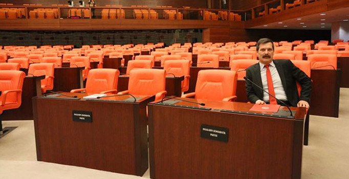 TBMM'nin bugünkü oturumuna sadece TİP Genel Başkanı Erkan Baş katıldı