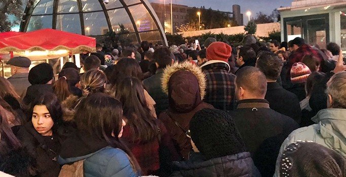 İstanbul Maslak metro istasyonunda yürüyen merdiven arızası