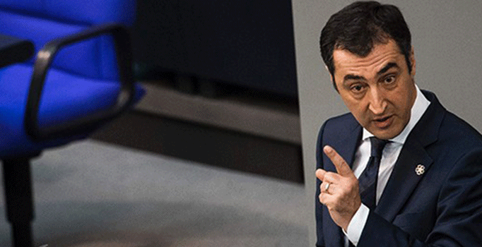 Cem Özdemir, Meclis kararı ile hemşehrilikten ihraç edildi