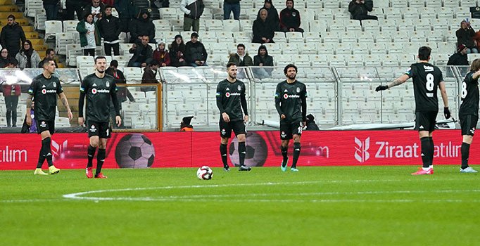 Erzurumspor'a iki maçta da yenilen Beşiktaş kupaya veda etti