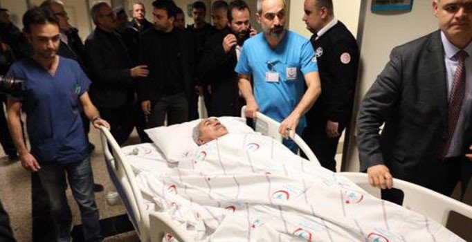 AK Parti'li İbrahim Aydın ve eşi kaza geçirdi