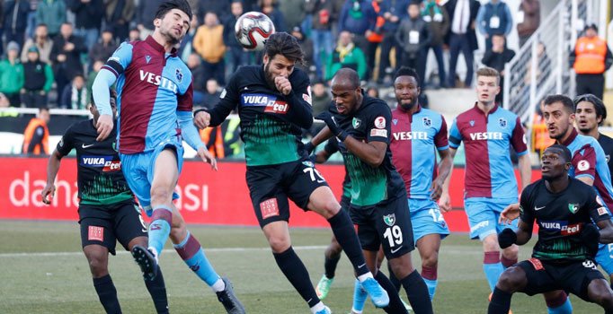 Denizlispor'u seri penaltılarda mağlup eden Trabzonspor çeyrek finalde