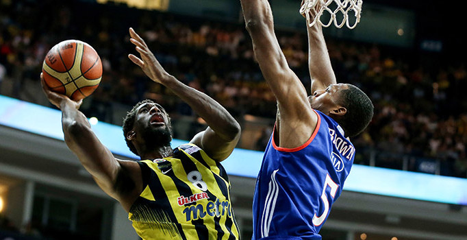 Fenerbahçe şampiyonluğa bir adım daha yaklaştı