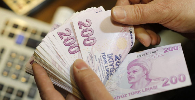 Emekli ve memura bayramda zamlı maaş