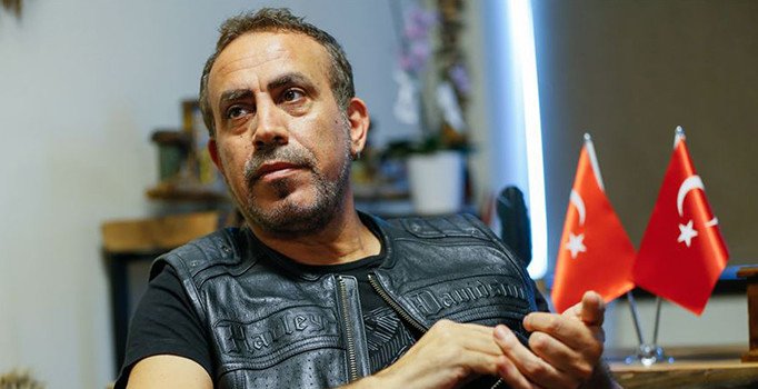 Haluk Levent, AHBAP'ın kasasındaki 384 bin lirayı AFAD'a bağışladı