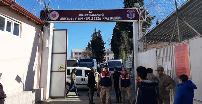 Depremden etkilenen Adıyaman'da cezaevindeki tutuklular çevre illere sevk ediliyor