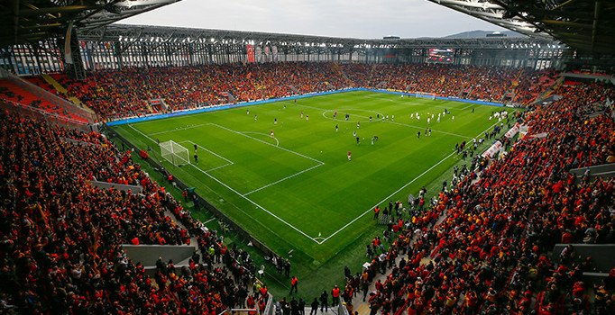 Göztepe yeni stadına kavuştu