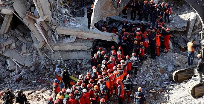 AFAD'dan deprem videosu: Elazığ ve Malatya için tek yürek olduk