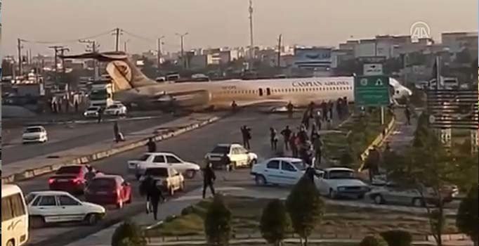 İran'da yolcu uçağı pistten çıktı