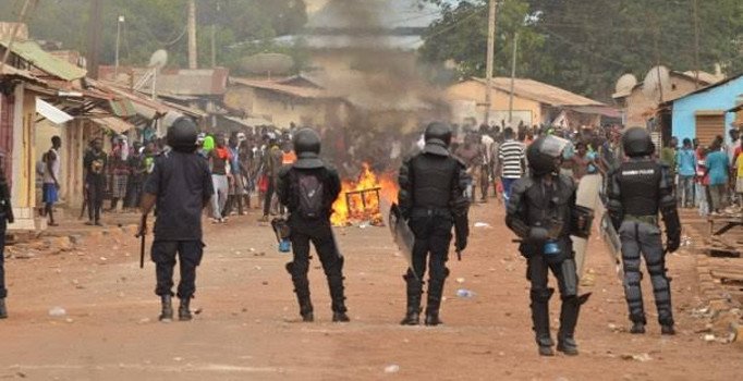 Gambiya'da protesto gösterileri: 3 ölü