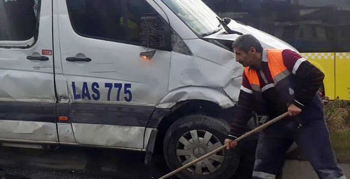 İstanbul Sultangazi'de zincirleme kaza: 6 yaralı