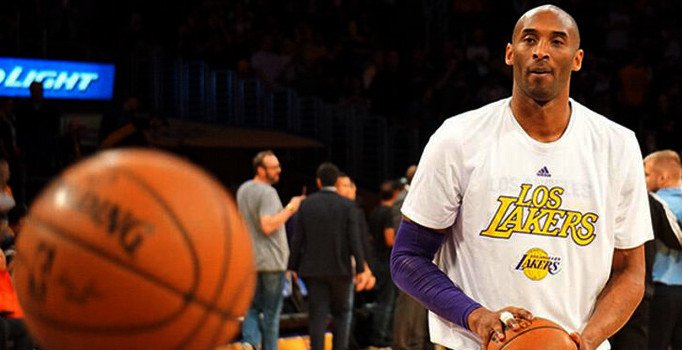 Kobi Bryant kimdir nerelidir? Basketbolcu Kobe Bryant ve 13 yaşındaki kızı helikopter kazasında öldü